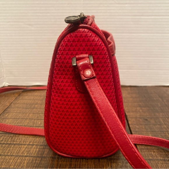 VINTAGE 1983 Liz Claiborne Red Leather Crossbody Bag and Matching Wallet - Picture 6 of 16
